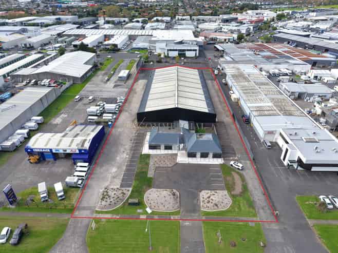 2,595sqm Warehouse & Office + Ample Parking