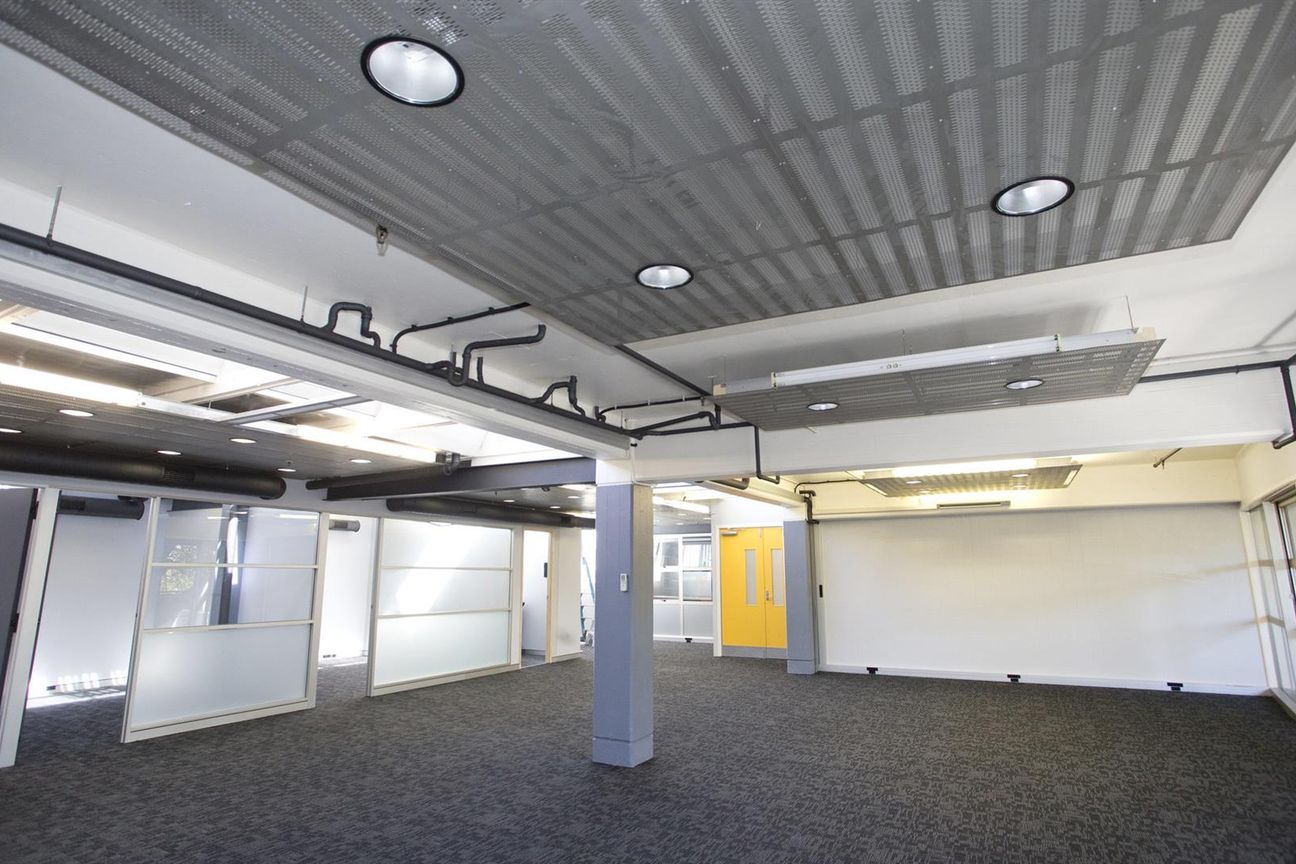 Light filled office with balcony bonus! - Widok 3