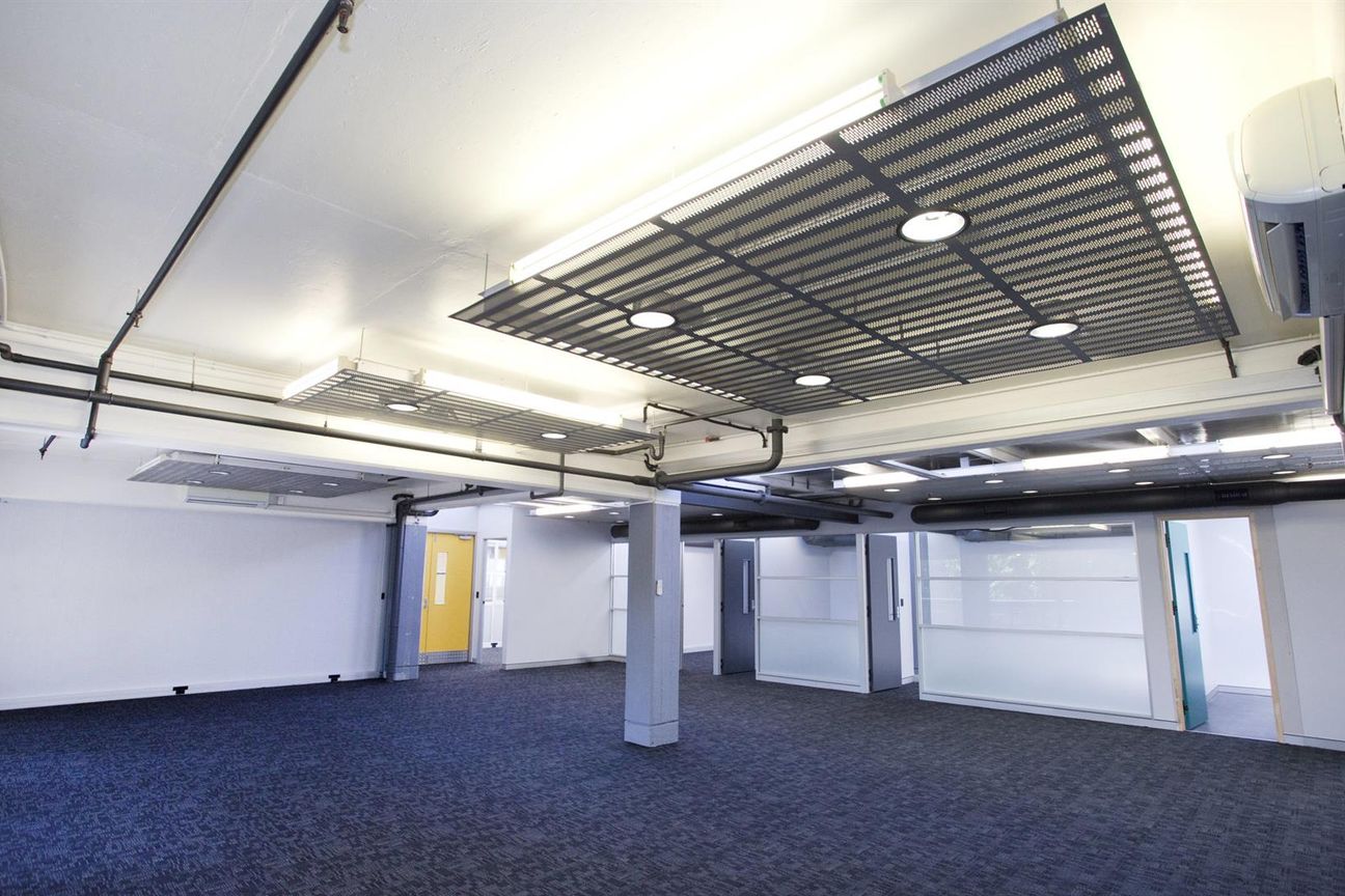 Light filled office with balcony bonus! - Widok 4