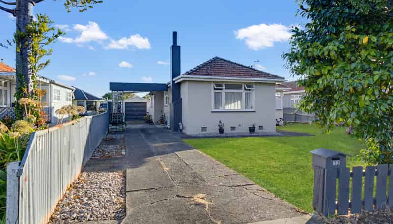 32 Botanical Road, Takaro