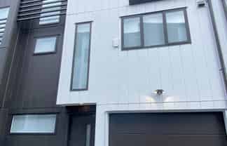 14/12 Onewa Road, Northcote