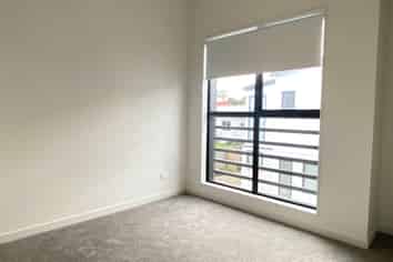 14/12 Onewa Road, Northcote