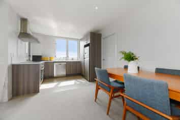 401/1 Rose Garden Lane, Albany