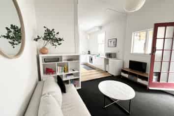 2/24c West End Road, Herne Bay