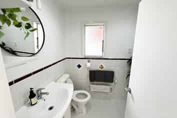 2/24c West End Road, Herne Bay