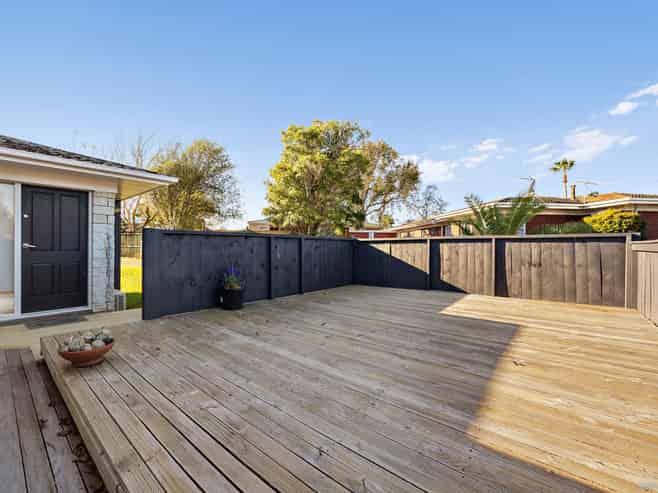 1/17 Hedge Row, Sunnyhills