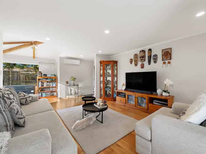 1/17 Hedge Row, Sunnyhills