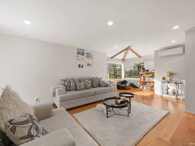 1/17 Hedge Row, Sunnyhills