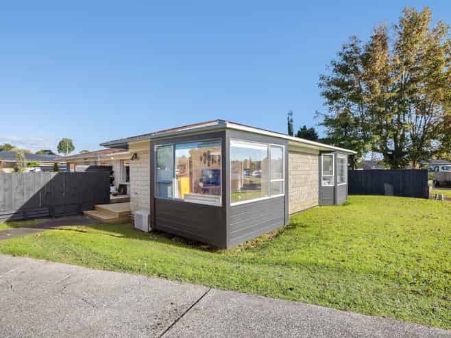 1/17 Hedge Row, Sunnyhills