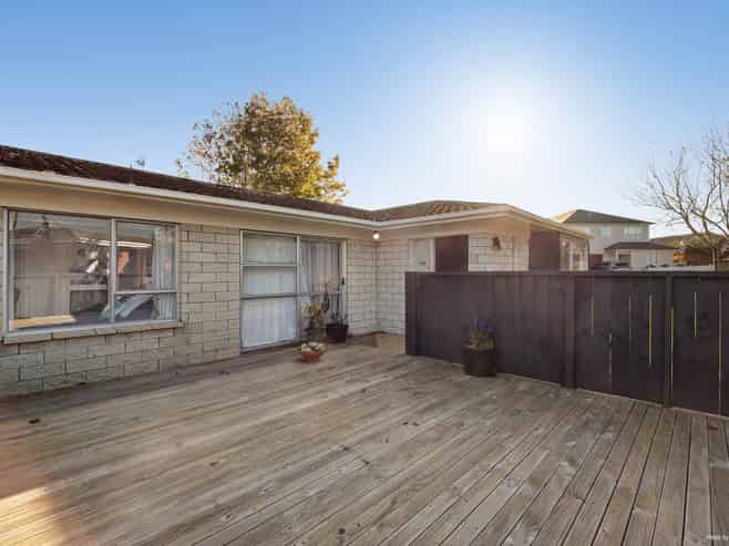1/17 Hedge Row, Sunnyhills