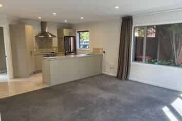 15B Grove Road, Addington