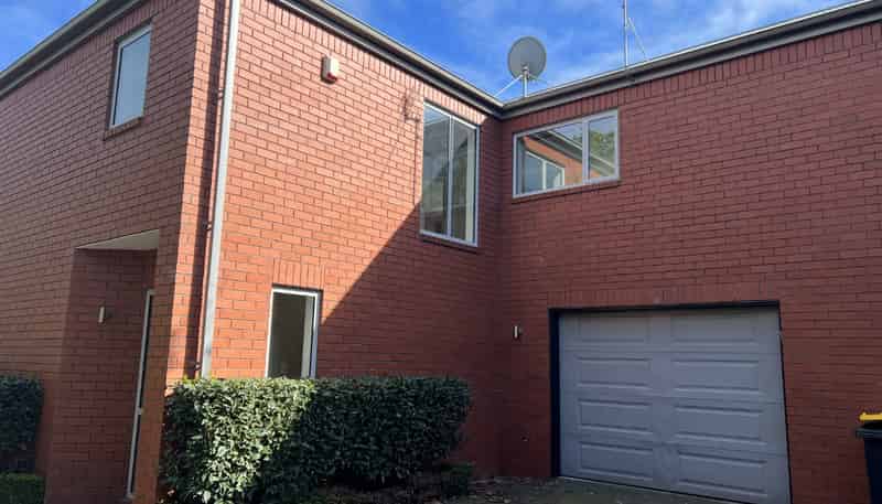 15B Grove Road, Addington