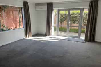 15B Grove Road, Addington