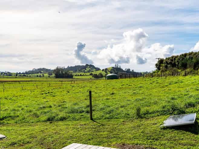 1327 State Highway 1, Hikurangi