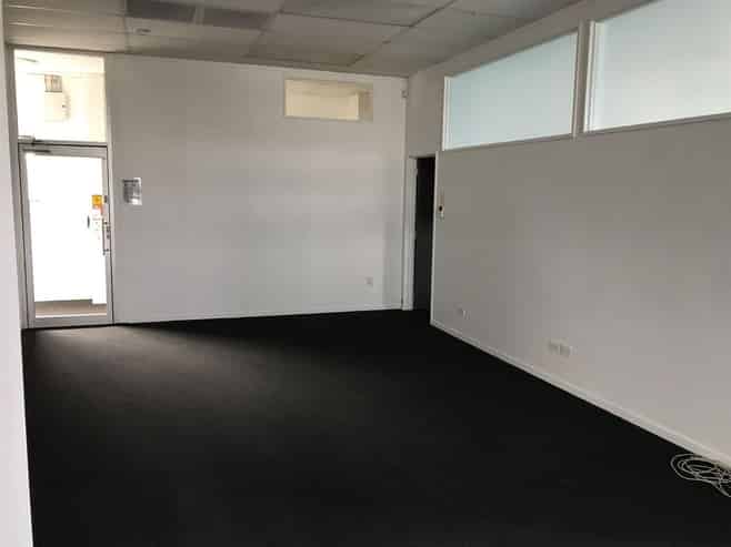 Lincoln Rd First-Floor Office Space Available Now