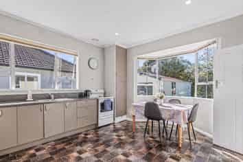 14 Toi Street, Tawhero