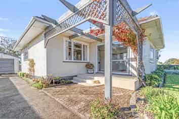 14 Toi Street, Tawhero