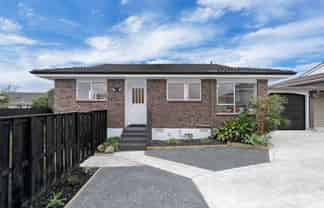 2/37 Blacklock Avenue, Henderson