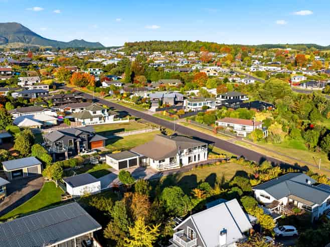 16 Harvey Street, Waipahihi