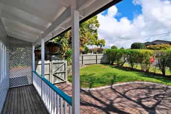 253 Royal Road, Massey