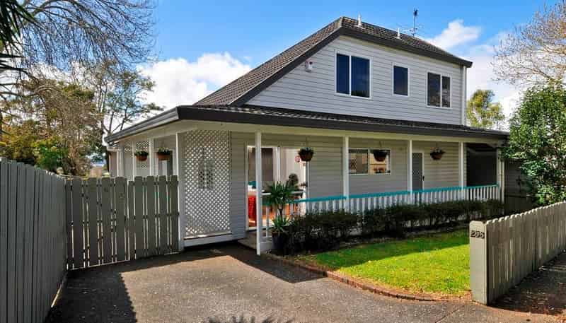 253 Royal Road, Massey