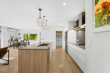 75 Glenvar Ridge Road, Long Bay