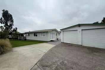 54 Captain Scott Road, Glen Eden