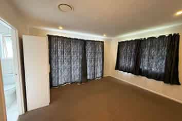 54 Captain Scott Road, Glen Eden