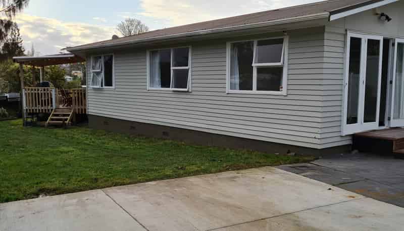 54 Captain Scott Road, Glen Eden