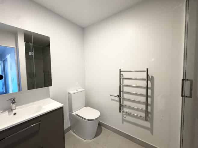 1/300 Westminster Street, Saint Albans