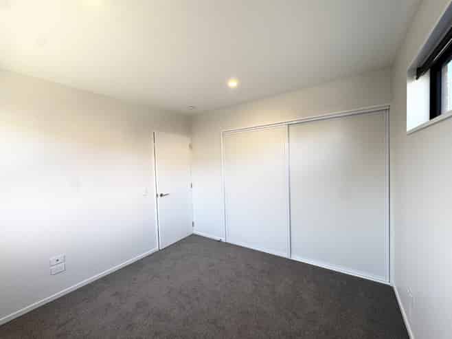 1/300 Westminster Street, Saint Albans