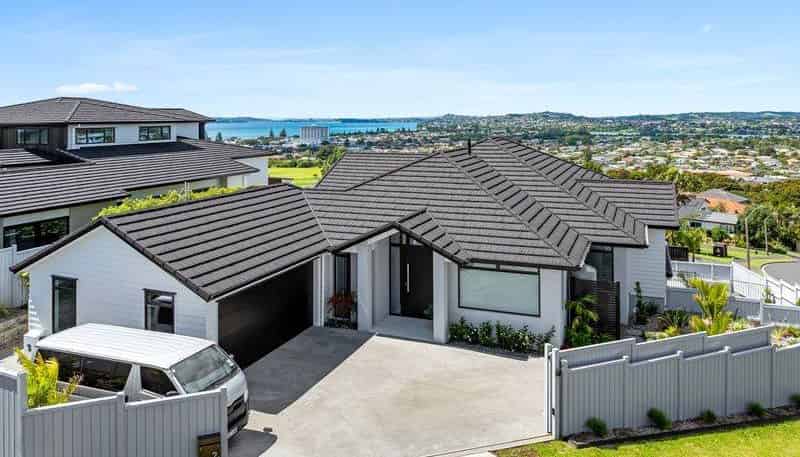 2 Ascot Way, Orewa