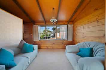 27 Orams Road, Hillpark