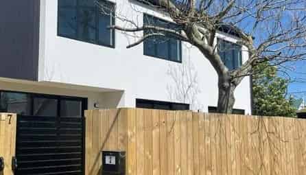 2/7 Hume Street, Sydenham