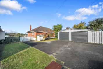 27 and 29 Orams Road, Hillpark