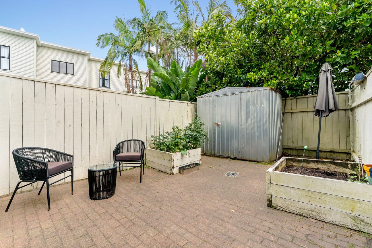 Spacious & Immaculate! - Vista 5