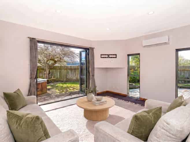 12 Ruru Avenue, Lytton West