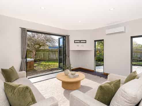 12 Ruru Avenue, Lytton West