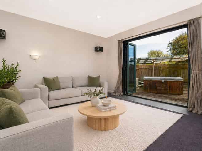 12 Ruru Avenue, Lytton West