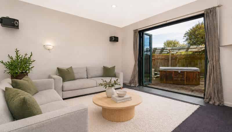 12 Ruru Avenue, Lytton West