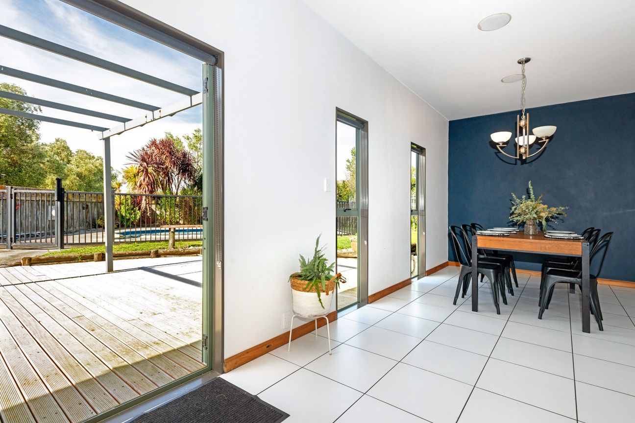 Lytton West Entry Level Unique Opportunity! - Mehr