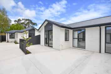 6 Mackie Mews, Mosgiel