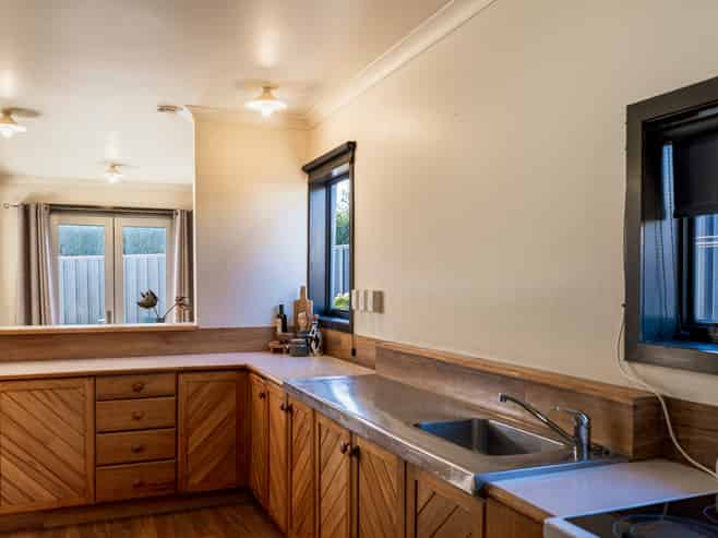 102 McGrath Street, Napier South