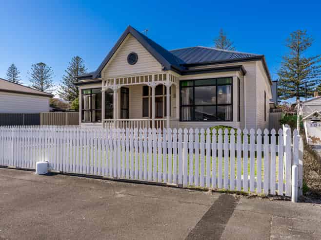 102 McGrath Street, Napier South