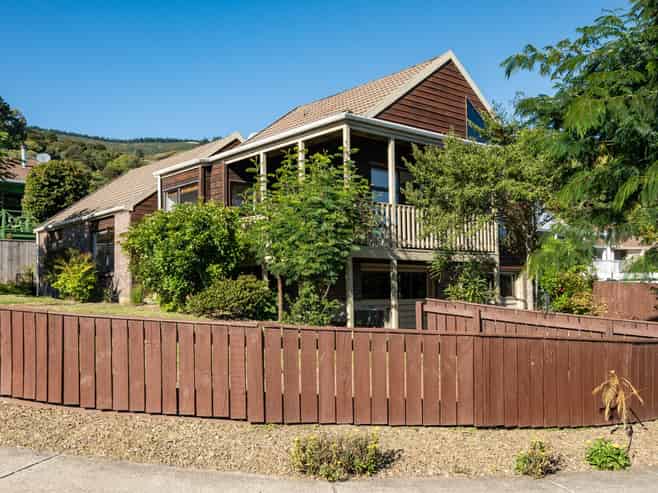 2 Snow Place, Richmond