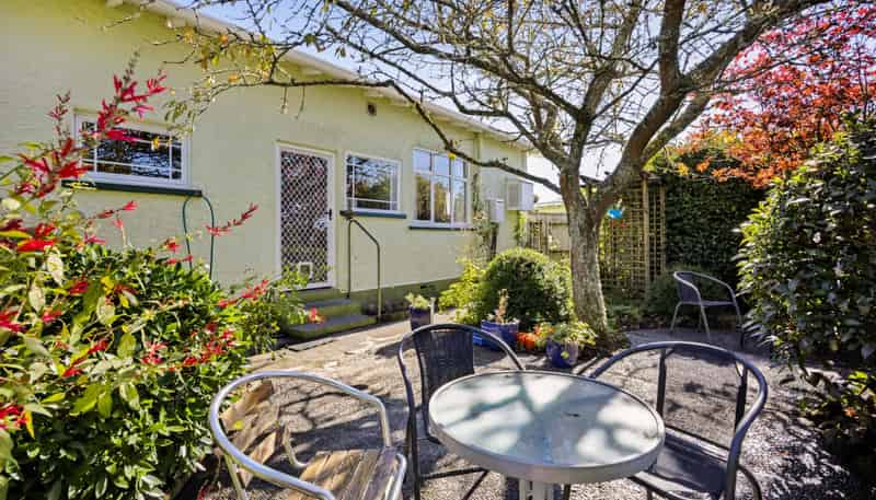 70 Swansea Road, Stratford