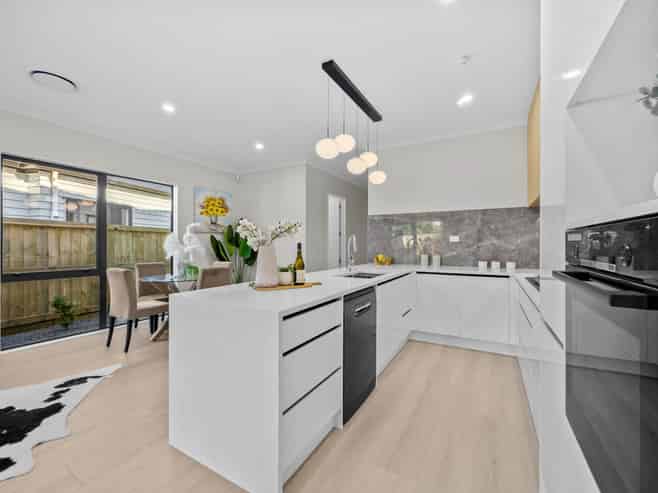 24 Furlough Road, Opaheke