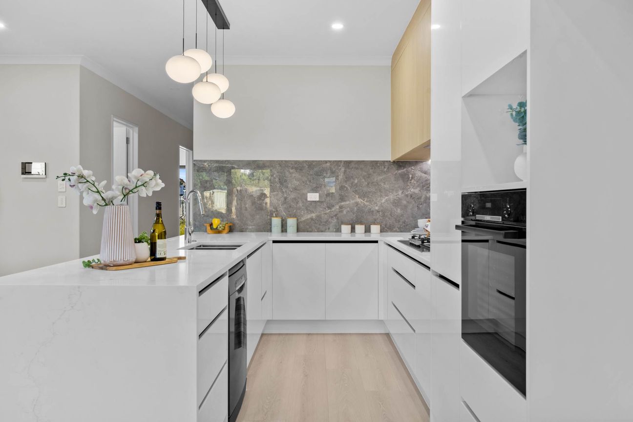 Stylish, High-Quality Living with Dual Kitchens - Mehr