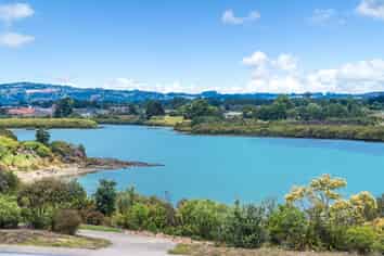 44 Taipahitini Road , Karaka