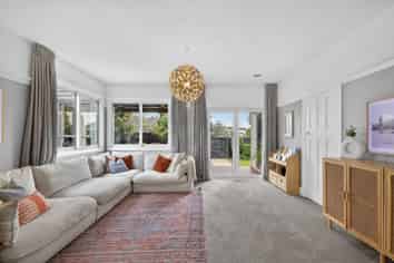 2 Celia Street, Redcliffs